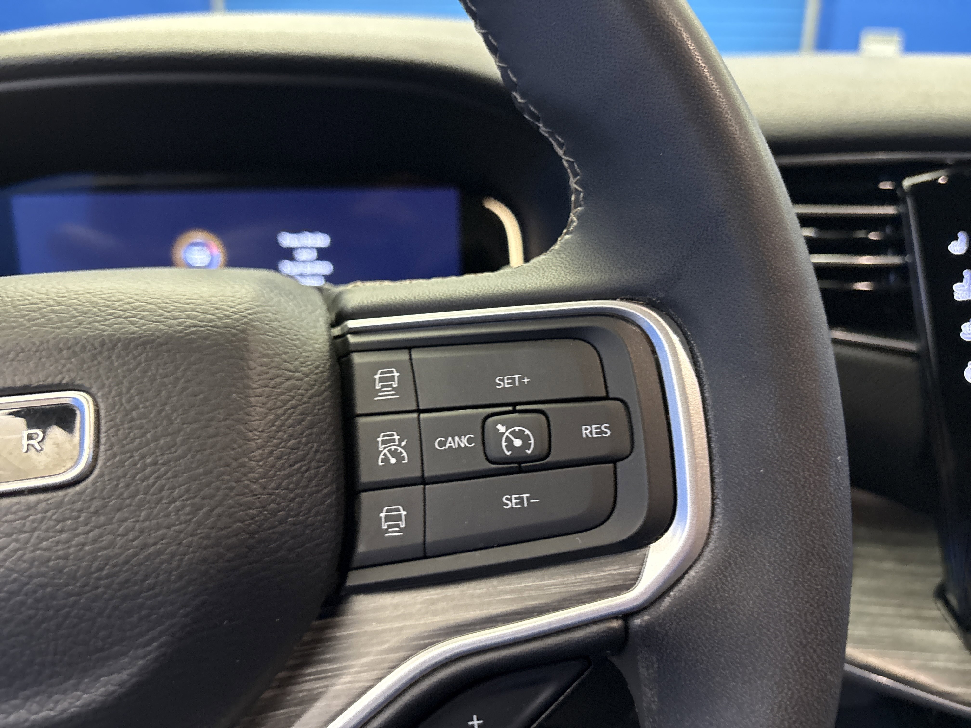 Used 2024 Jeep Wagoneer L Series II w/ Flexible Seating Group image 16