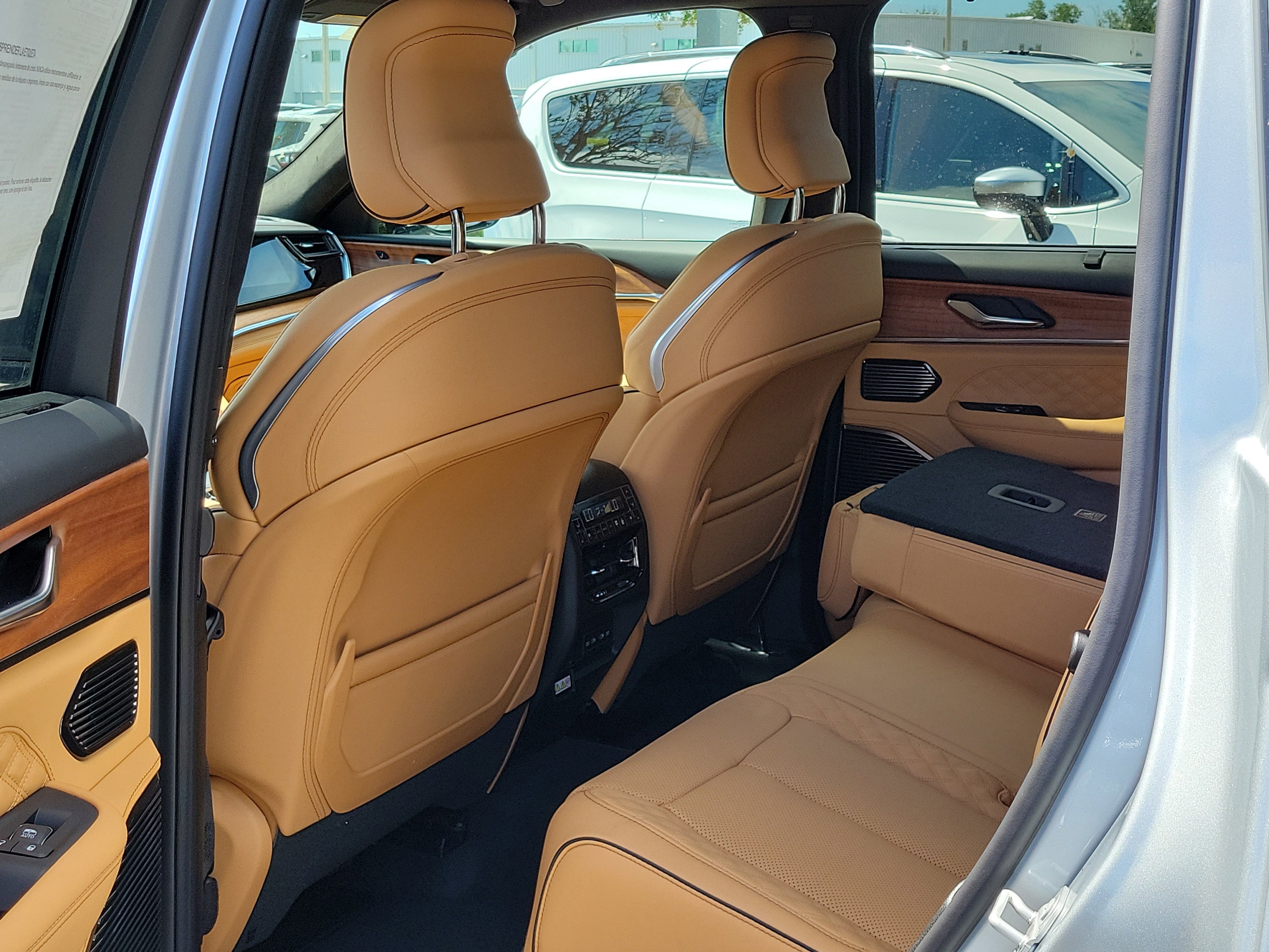 New 2026 Jeep Grand Cherokee Summit w/ Adv Protech Group IV AWD/4WD image 12