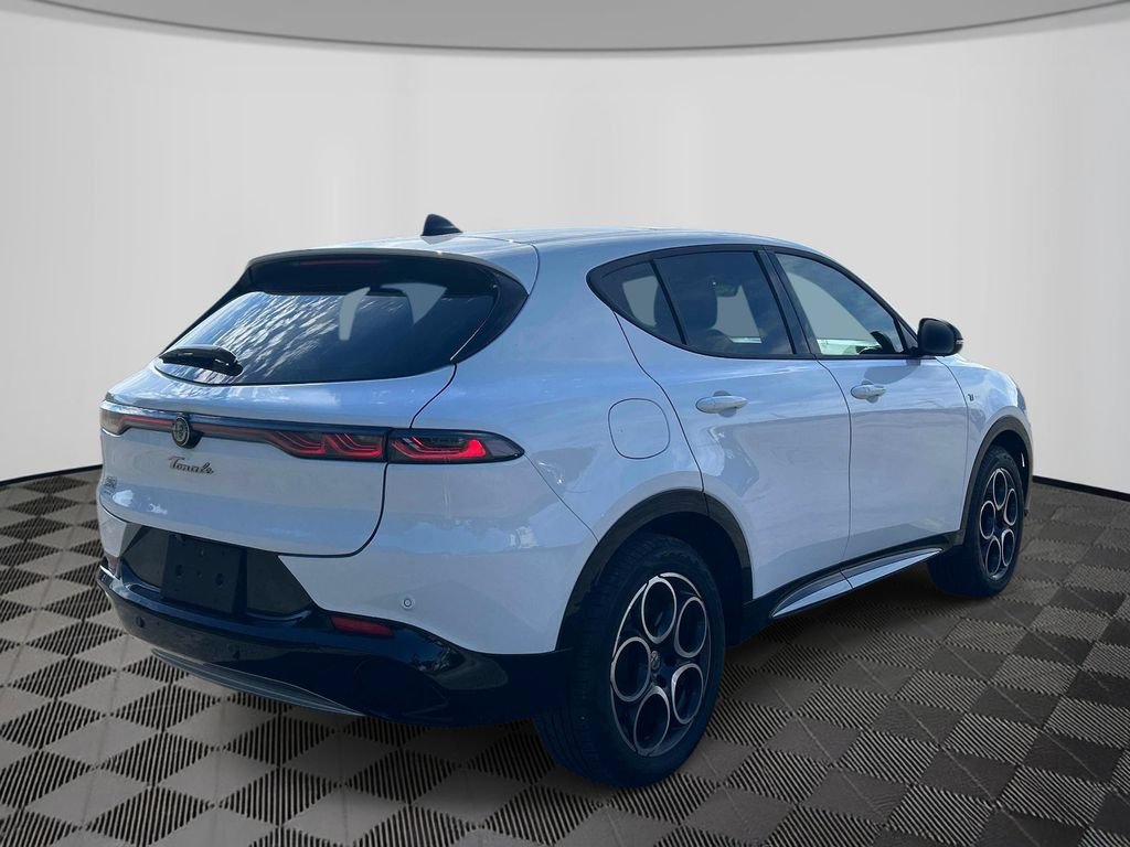 Used 2024 Alfa Romeo Tonale Ti w/ Premium Interior Package AWD/4WD image 5