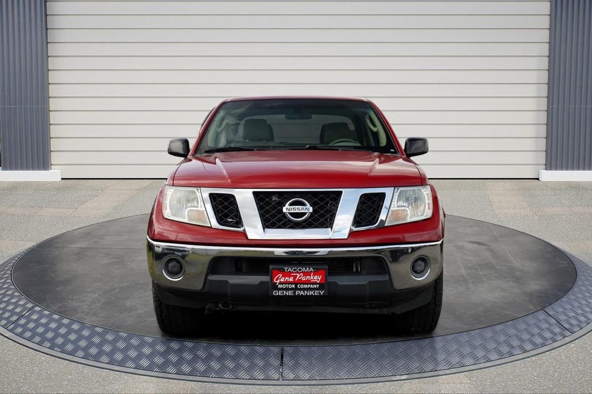 Used 2009 Nissan Frontier SE w/ SE Value Truck Pkg AWD/4WD image 2