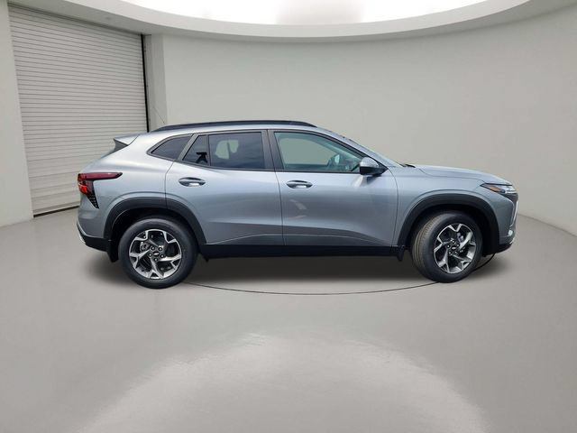 New 2026 Chevrolet Trax LT w/ Driver Confidence Package FWD image 8