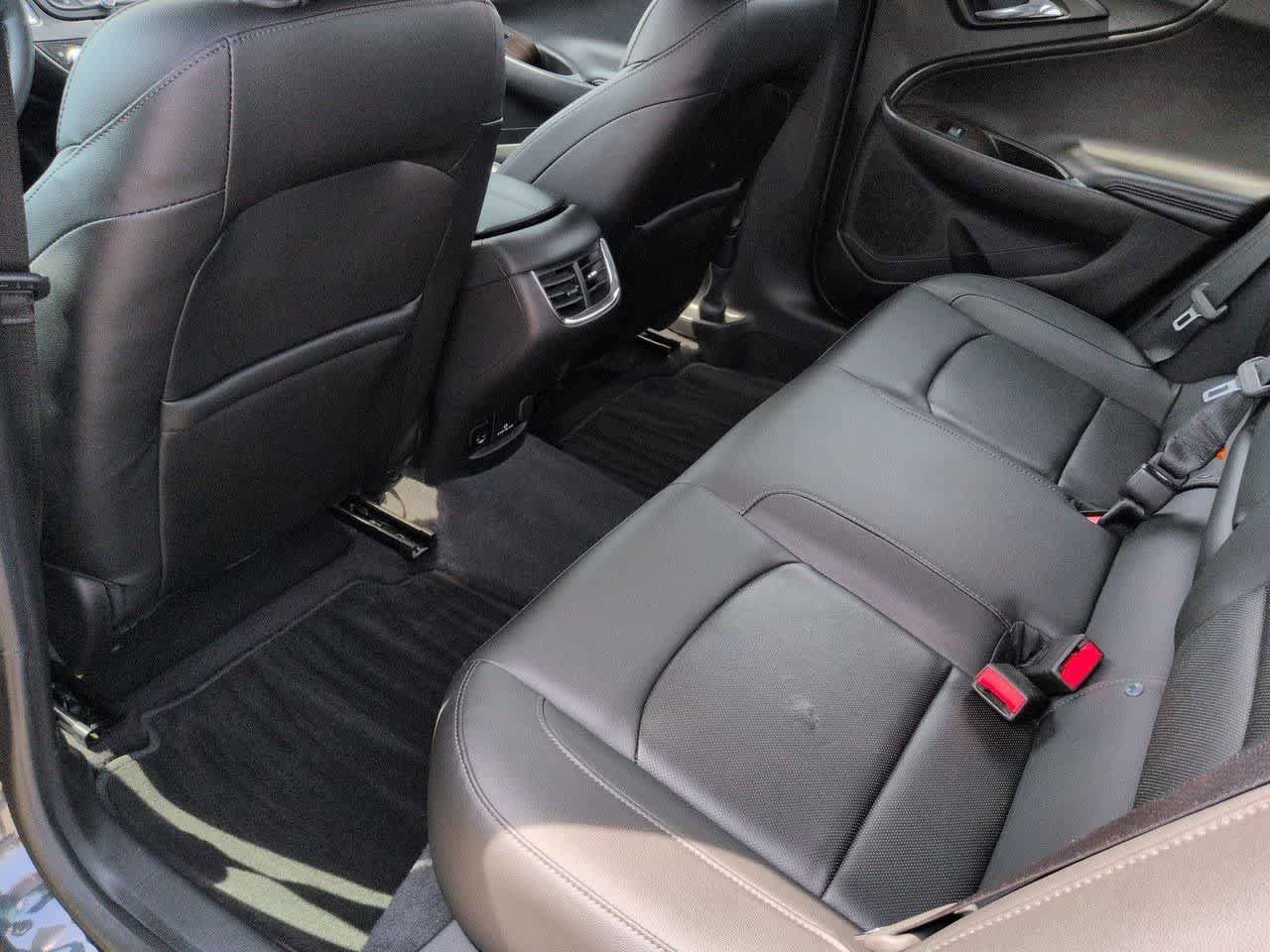 Used 2017 Chevrolet Malibu Premier FWD image 18