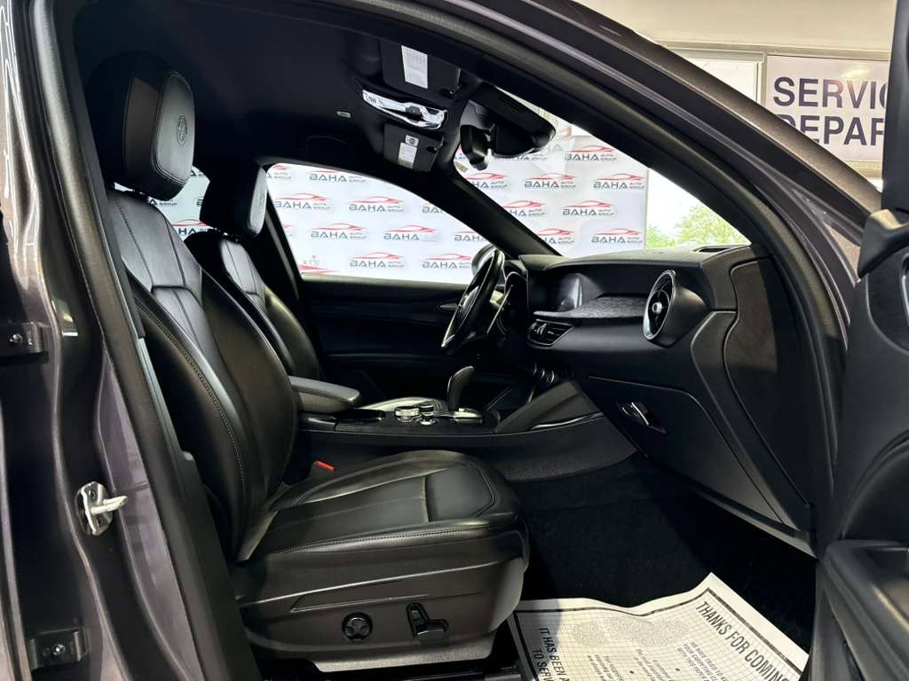 Used 2024 Alfa Romeo Stelvio Sprint RWD image 53