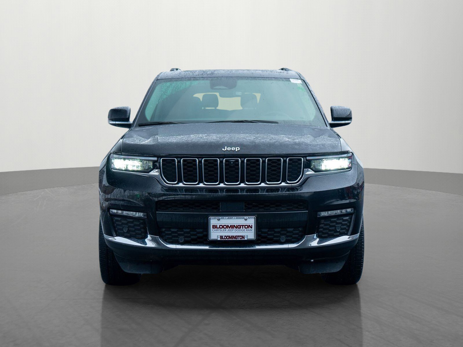 Used 2023 Jeep Grand Cherokee L Limited w/ Luxury Tech Group II image 2