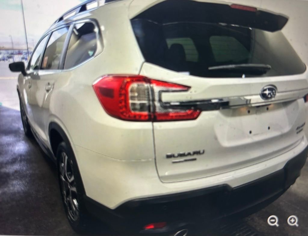 Used 2023 Subaru Ascent Limited AWD/4WD image 2