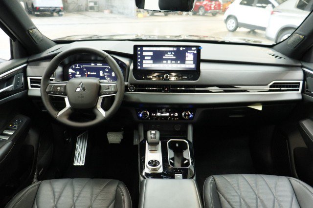New 2026 Mitsubishi Outlander SEL Black Edition FWD image 20