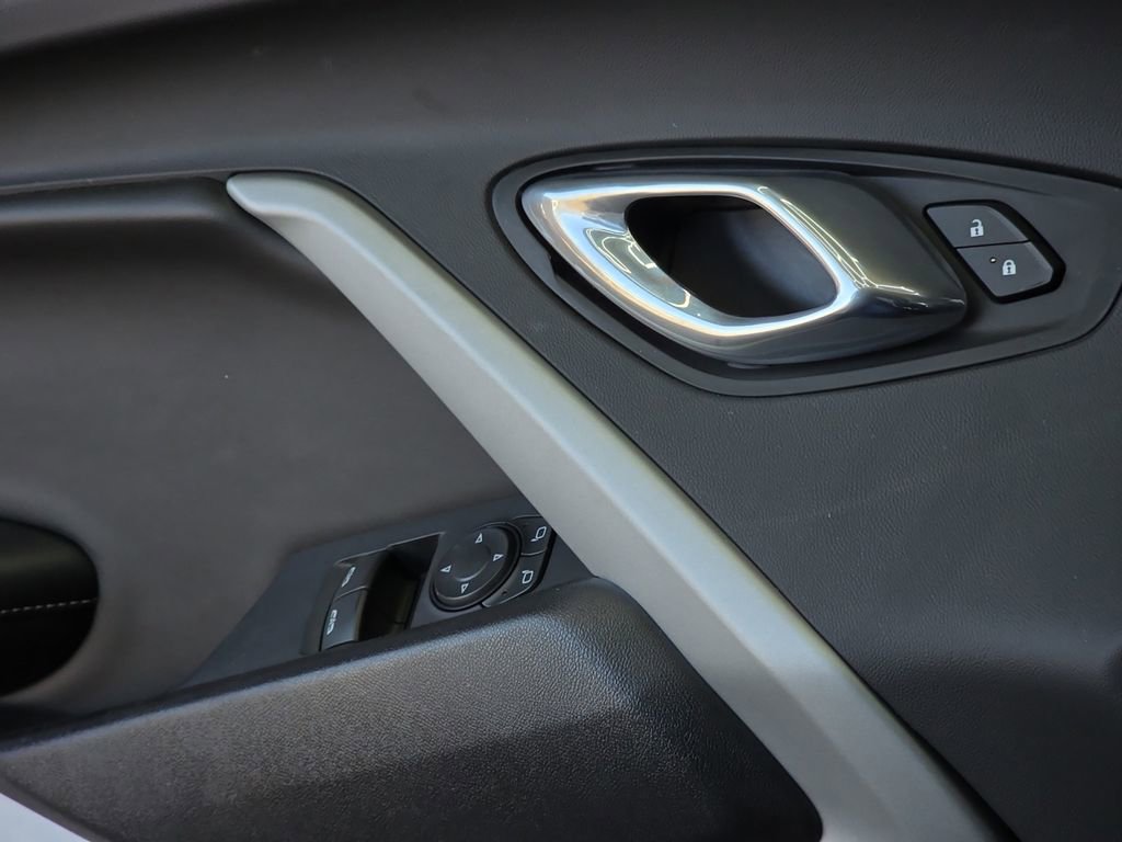Used 2018 Chevrolet Camaro SS RWD image 43