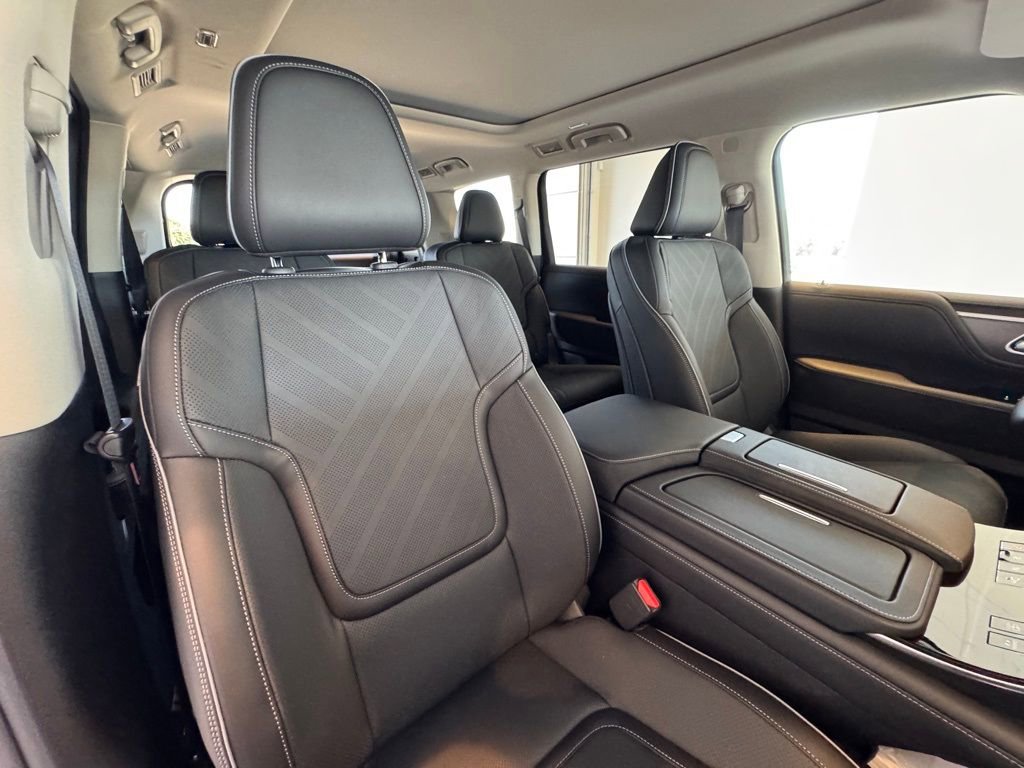 Certified 2026 INFINITI QX80 Luxe w/ Exterior Package image 27