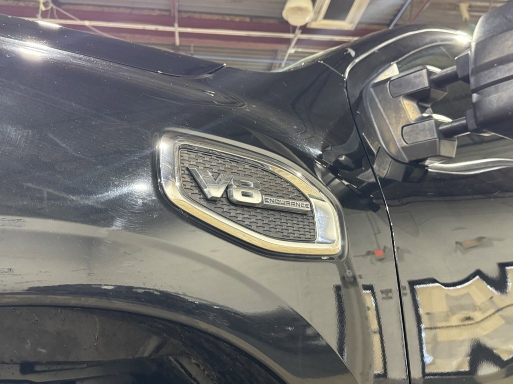 Used 2018 Nissan Titan SV w/ SV Convenience Package image 17