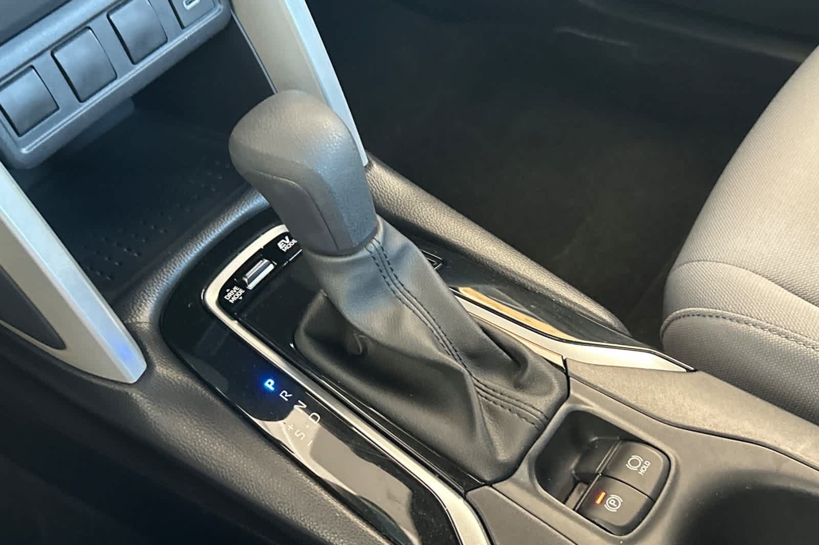 Used 2025 Toyota Corolla Cross AWD Hybrid image 23