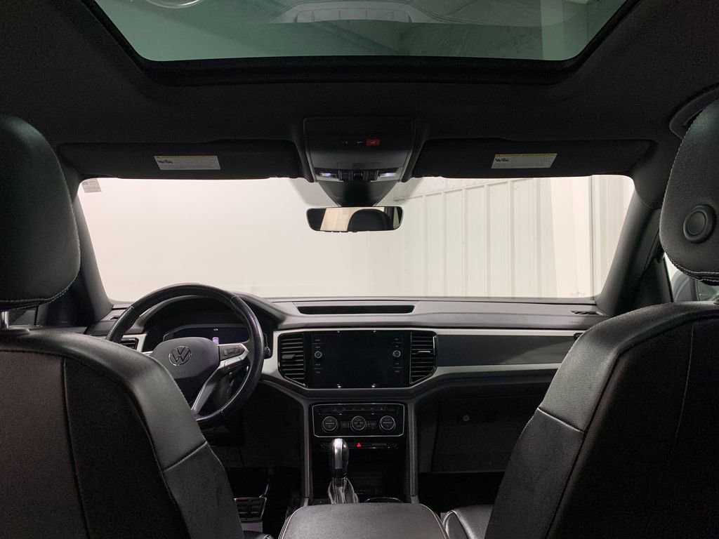 Used 2022 Volkswagen Atlas Cross Sport SEL R-Line image 18