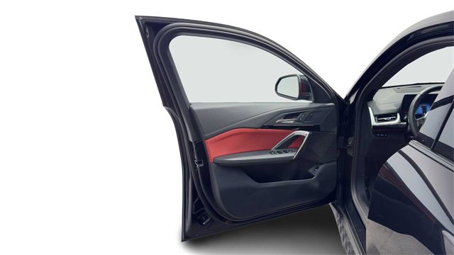 Used 2025 BMW X2 xDrive28i image 10