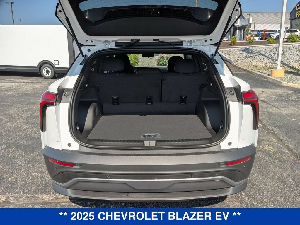 New 2025 Chevrolet Blazer EV LT AWD/4WD image 27