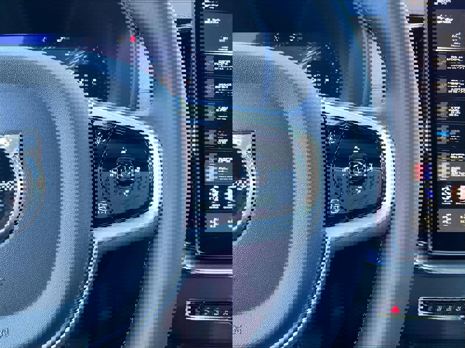 New 2026 Volvo XC90 B6 Ultra w/ Protection Package AWD/4WD image 18