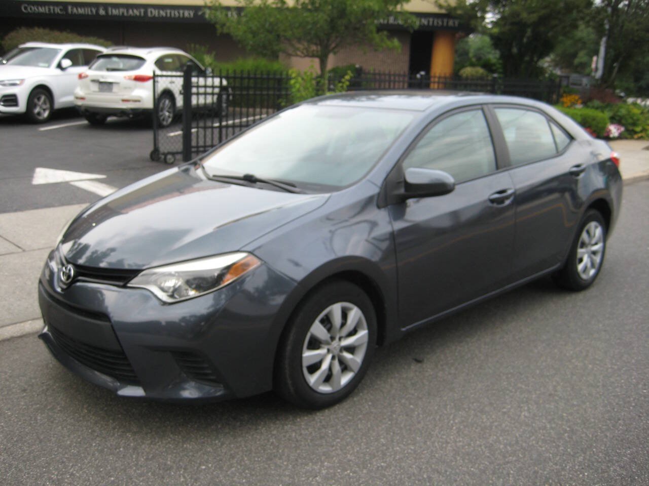Used 2014 Toyota Corolla LE FWD image 1