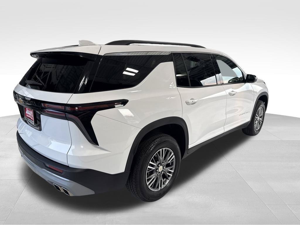 Used 2026 Chevrolet Traverse LT FWD image 9