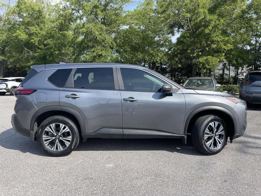Used 2023 Nissan Rogue SV FWD image 2