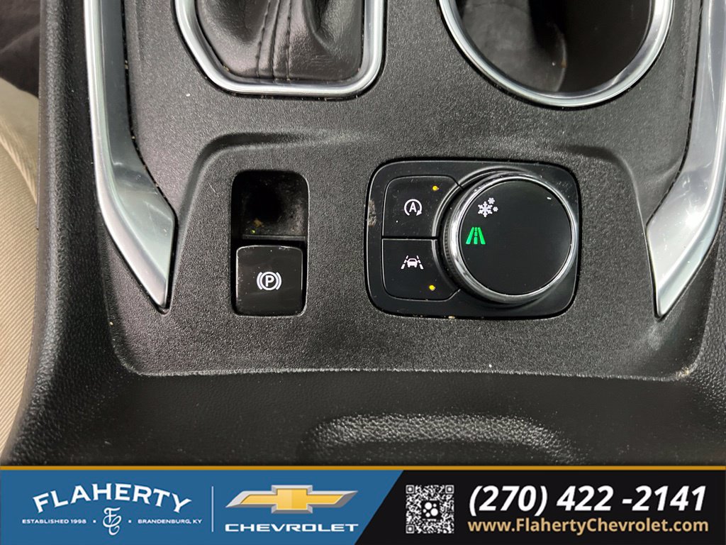 Used 2022 Chevrolet Traverse LT FWD image 32