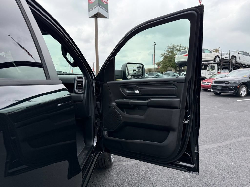 New 2026 RAM 1500 Express AWD/4WD image 23