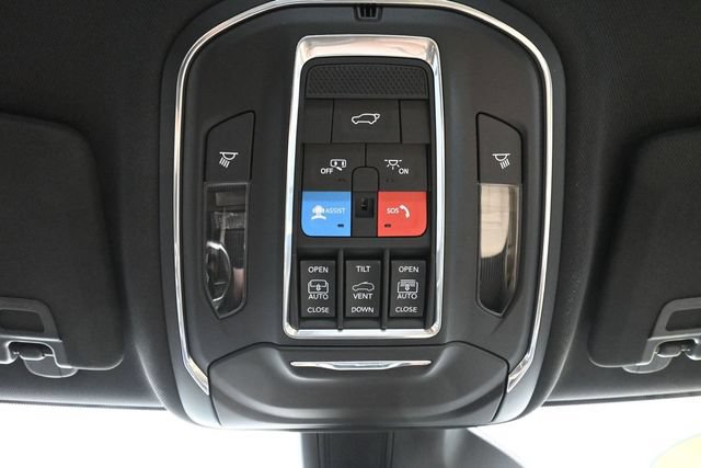 Used 2024 Jeep Grand Cherokee Limited AWD/4WD image 47
