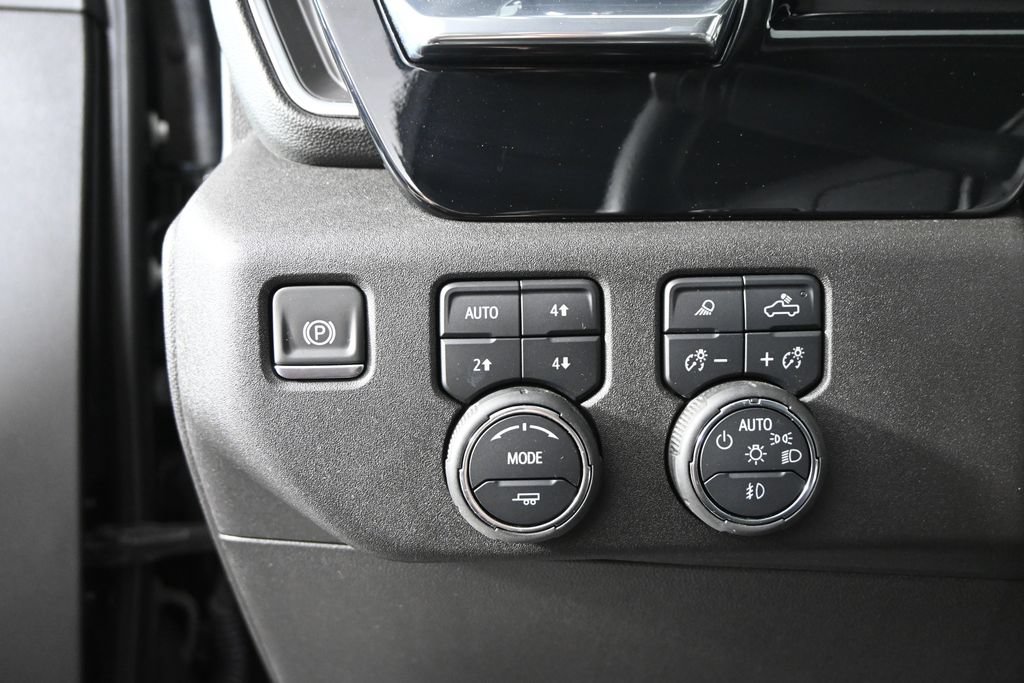 Used 2025 Chevrolet Silverado 3500 LTZ w/ LTZ Convenience Package AWD/4WD image 23