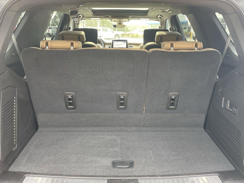 Used 2021 Chevrolet Tahoe Premier w/ Premium Package image 27