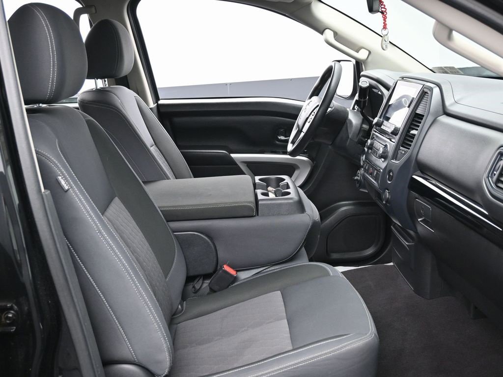 Used 2023 Nissan Titan SV image 30