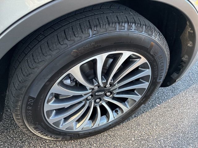 Certified 2022 Lincoln Aviator Reserve w/ Equipment Group 201A image 16