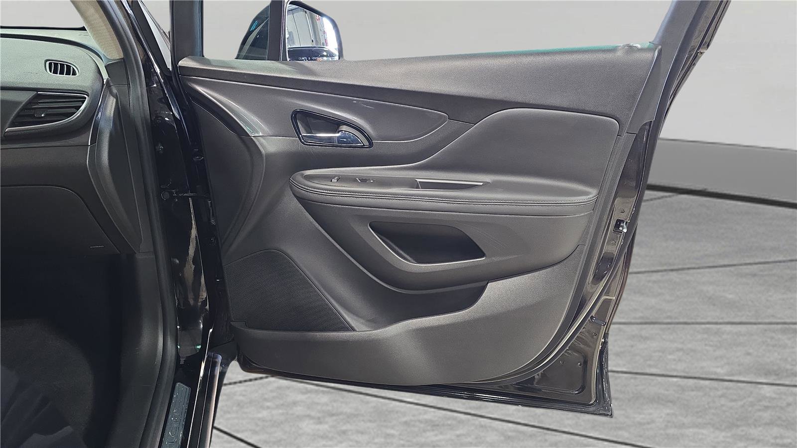 Used 2022 Buick Encore Preferred w/ Safety Package image 26