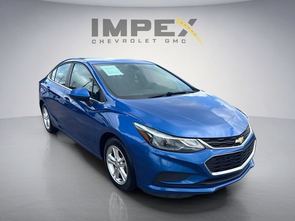 Used 2017 Chevrolet Cruze LT w/ Convenience Package FWD image 7