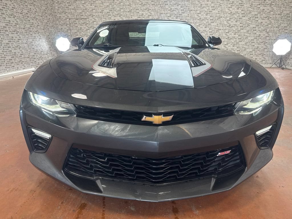 Used 2018 Chevrolet Camaro SS RWD image 2