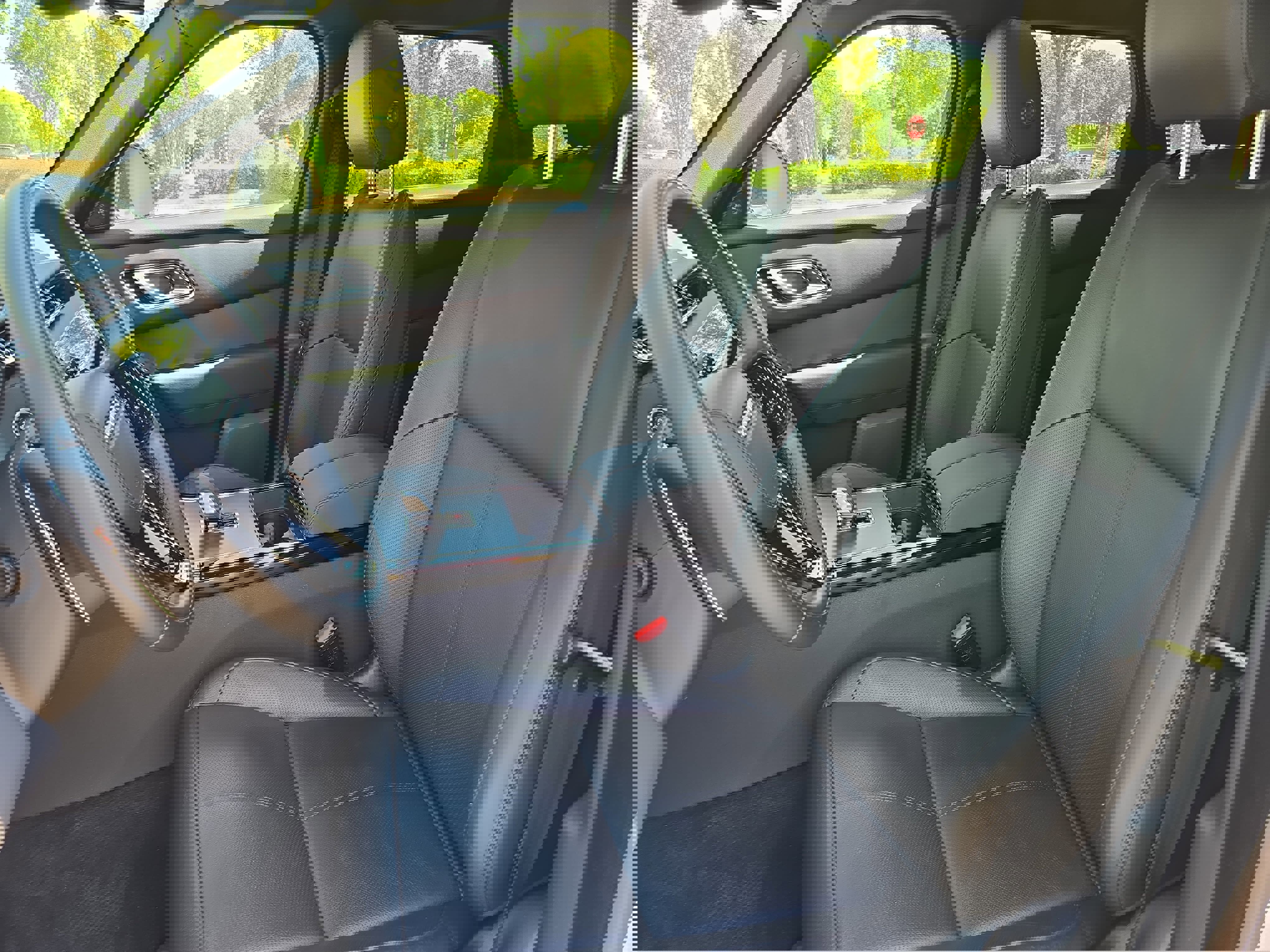 Certified 2025 Land Rover Range Rover Velar Dynamic SE AWD/4WD image 15