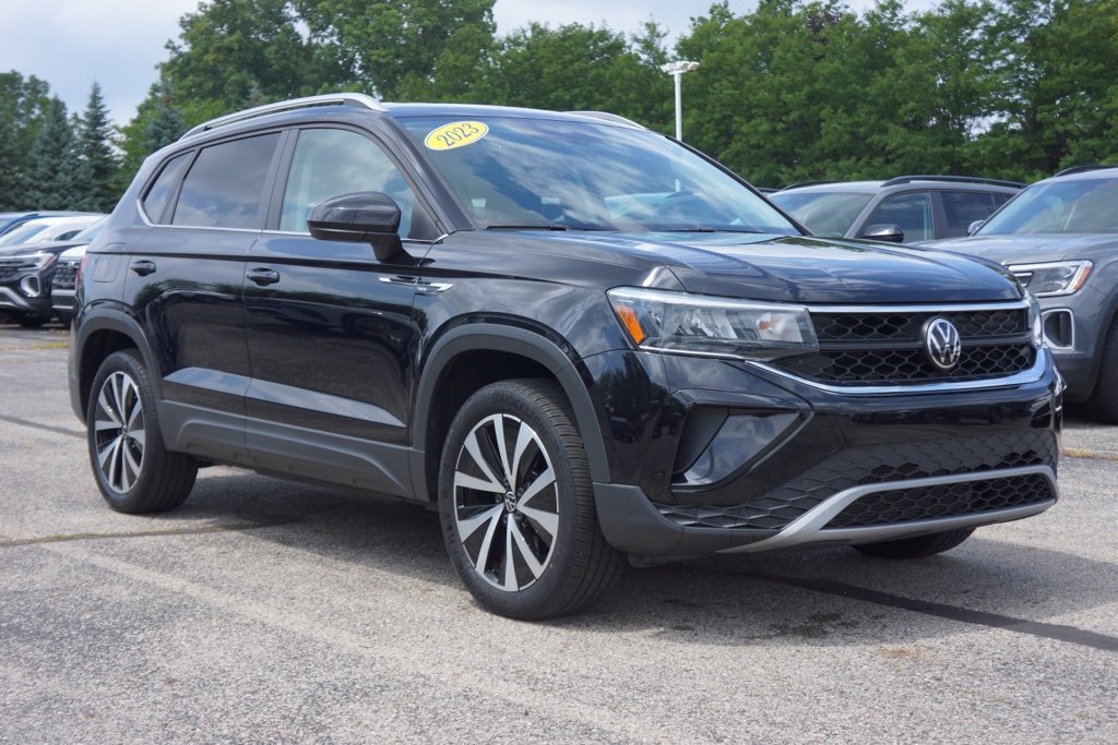 Certified 2023 Volkswagen Taos SE w/ Panoramic Sunroof Package