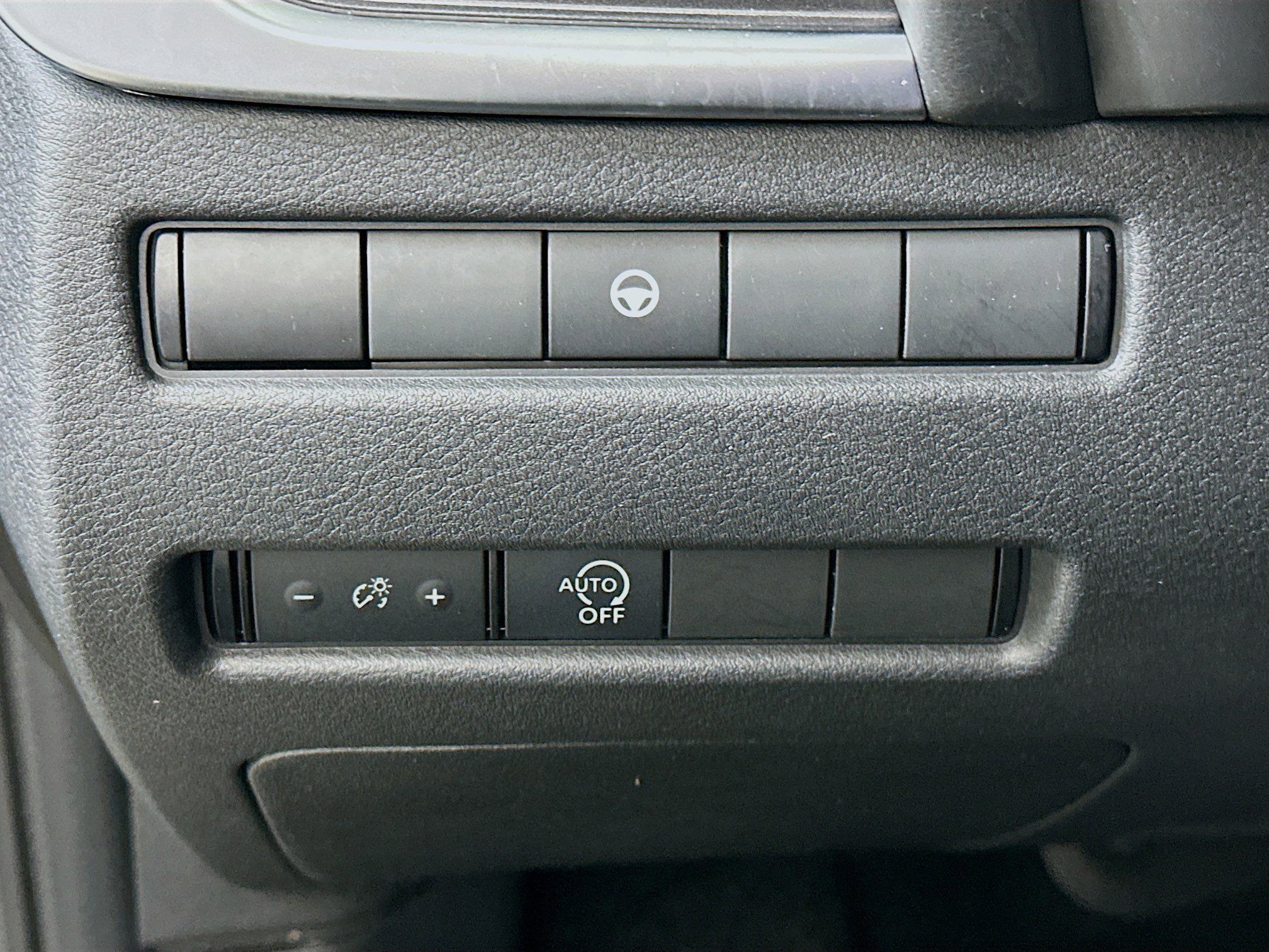 Used 2023 Nissan Rogue SV FWD image 16
