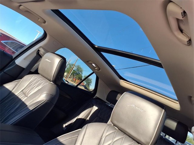 Used 2023 Buick Envision Avenir image 7