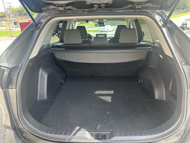 Used 2022 Toyota RAV4 XLE image 8