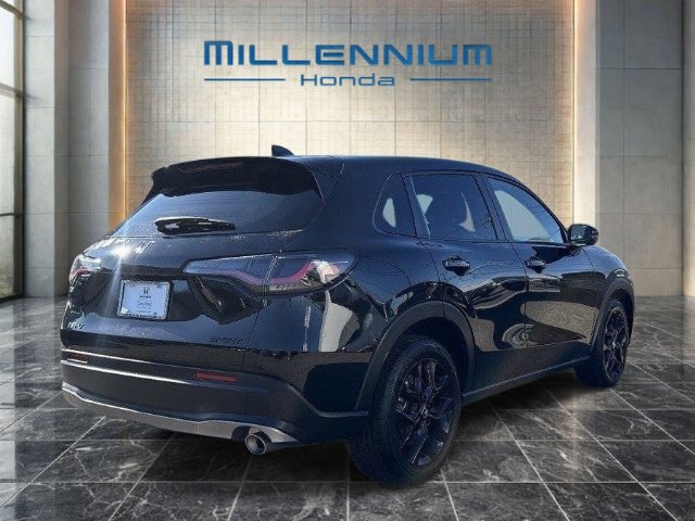 Used 2024 Honda HR-V Sport image 3