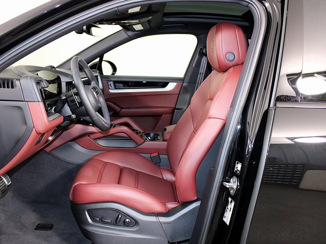New 2026 Porsche Cayenne S image 5