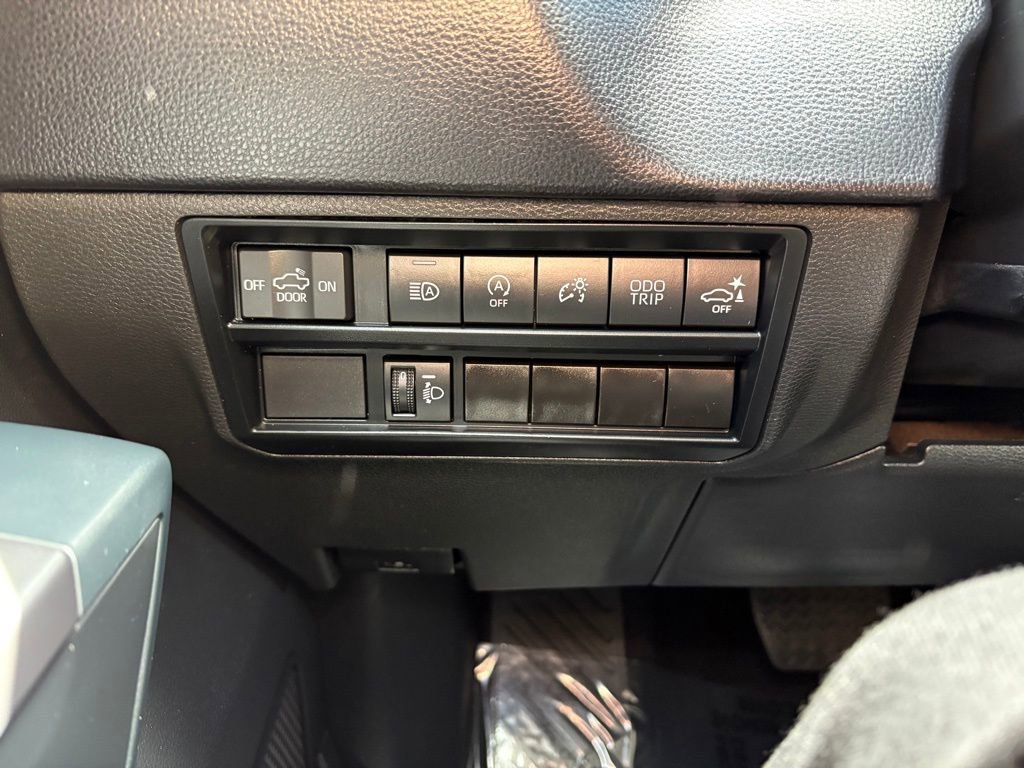Used 2023 Toyota Tundra SR5 w/ SR5 Convenience Package AWD/4WD image 23