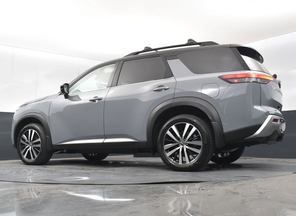 New 2025 Nissan Pathfinder Platinum w/ Cargo Package image 42