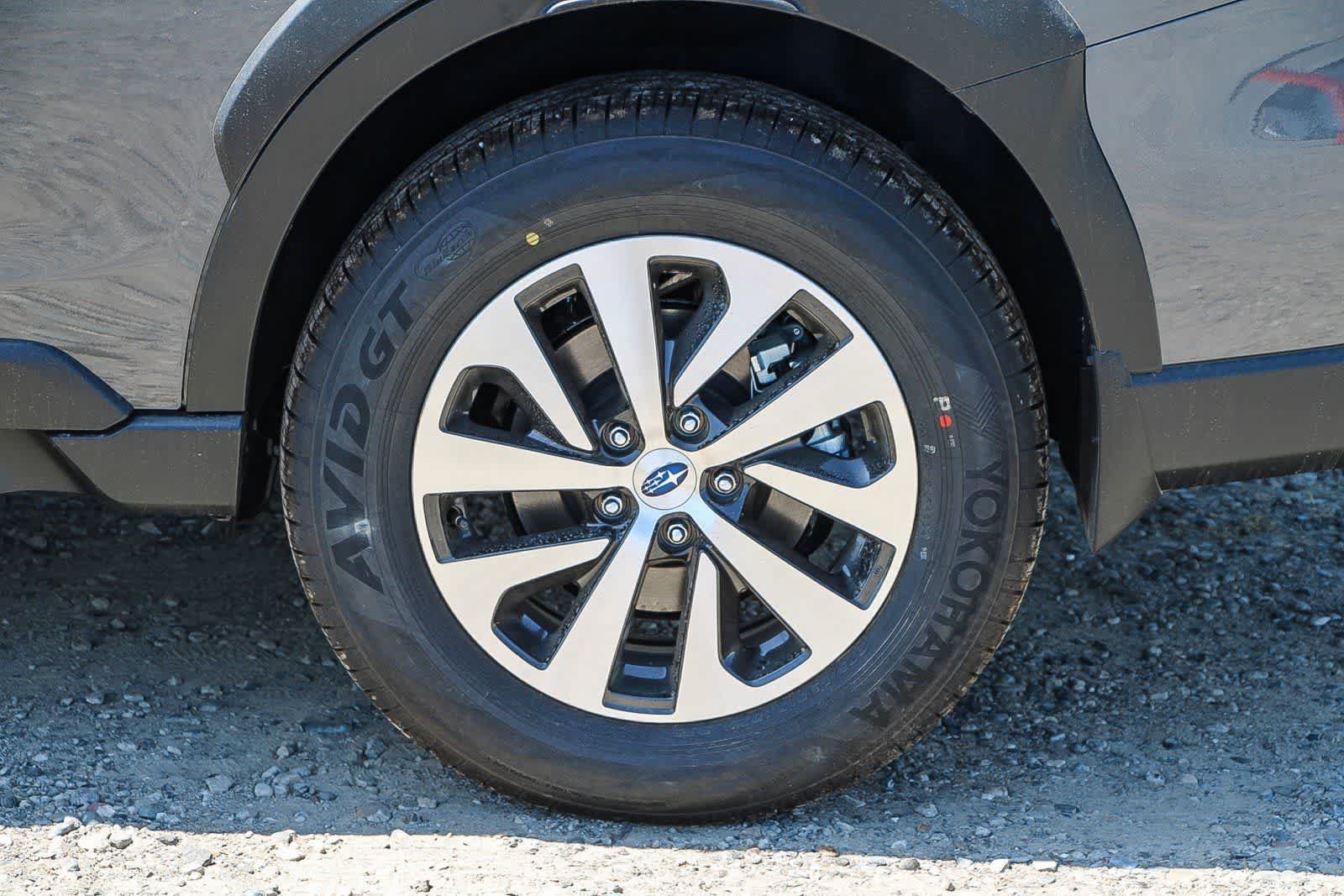 Used 2025 Subaru Outback Premium AWD/4WD image 10