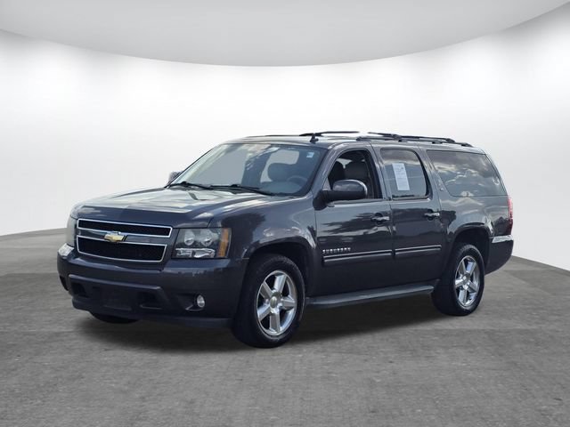 Used 2011 Chevrolet Suburban LT RWD image 7