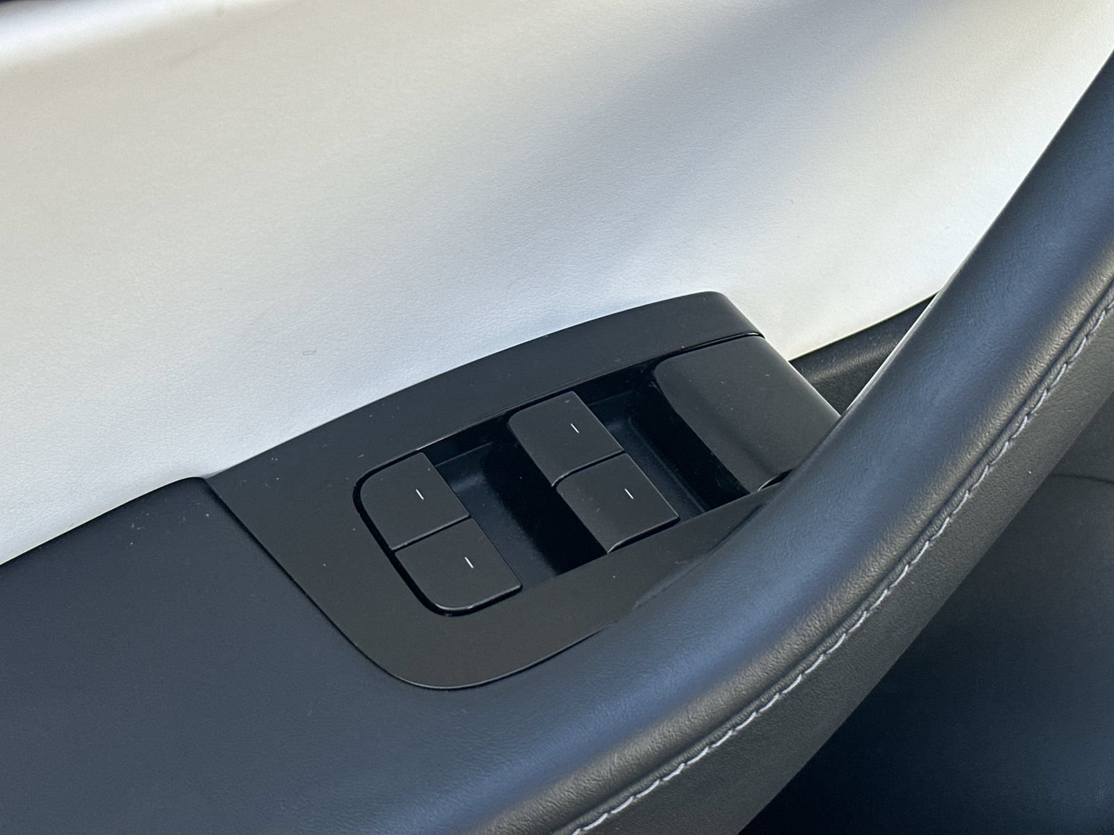 Used 2020 Tesla Model Y Long Range AWD/4WD image 15