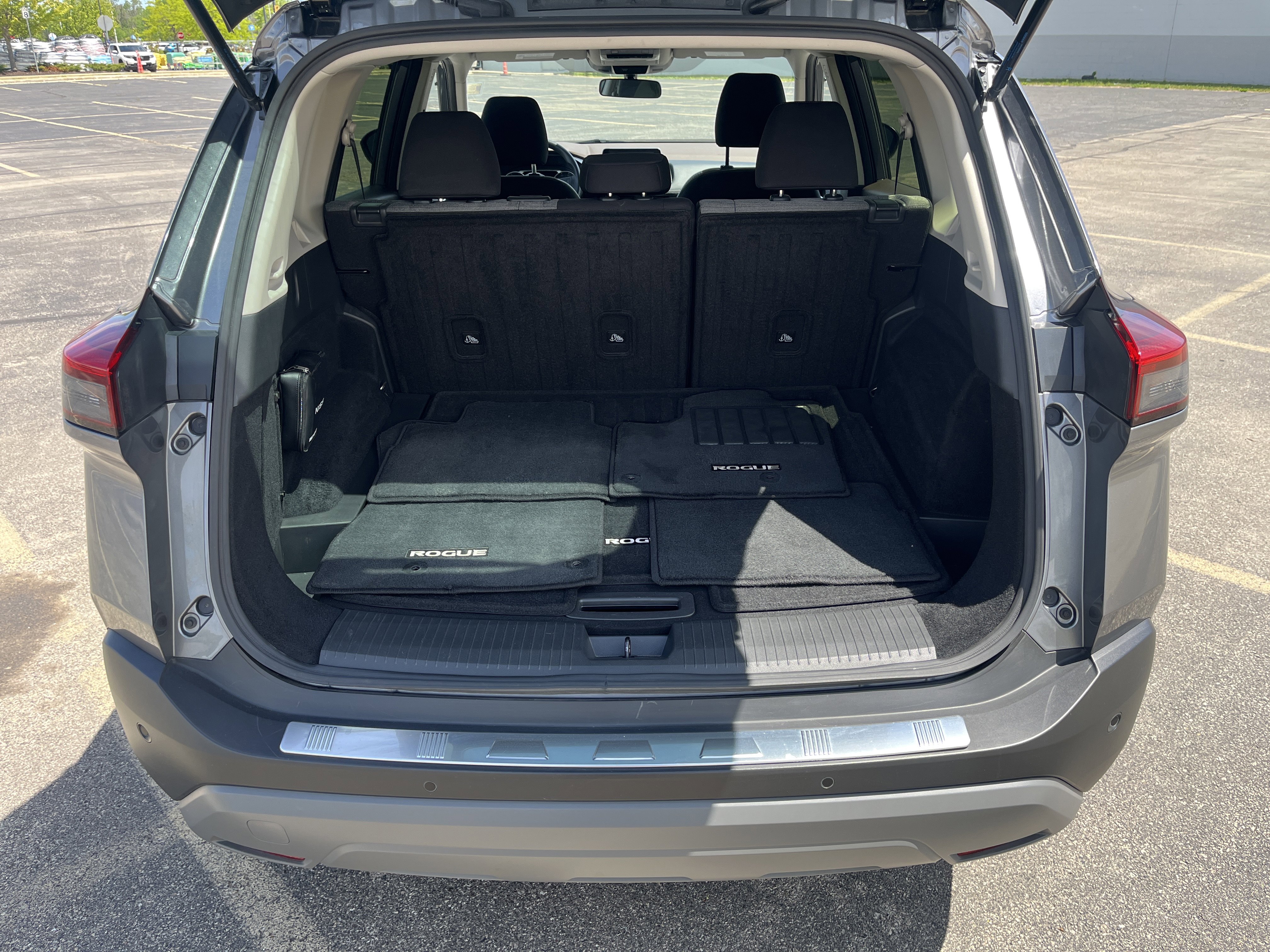 Used 2023 Nissan Rogue SV AWD/4WD image 16
