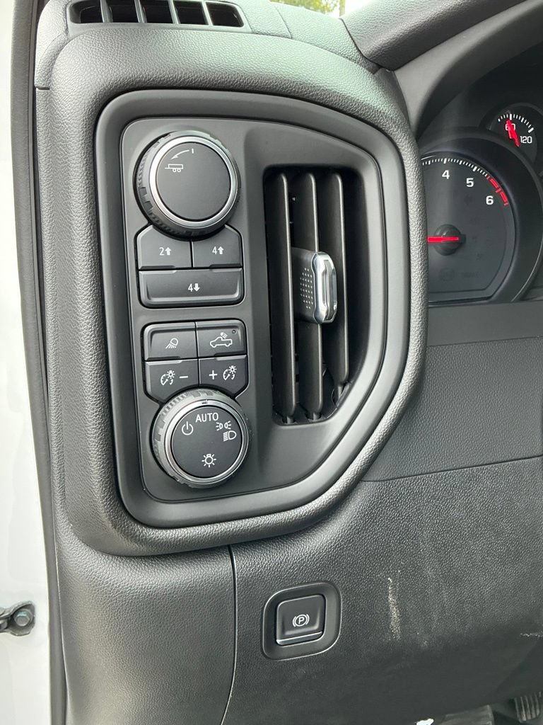 Used 2024 Chevrolet Silverado 2500 Custom w/ Custom Convenience Package AWD/4WD image 33