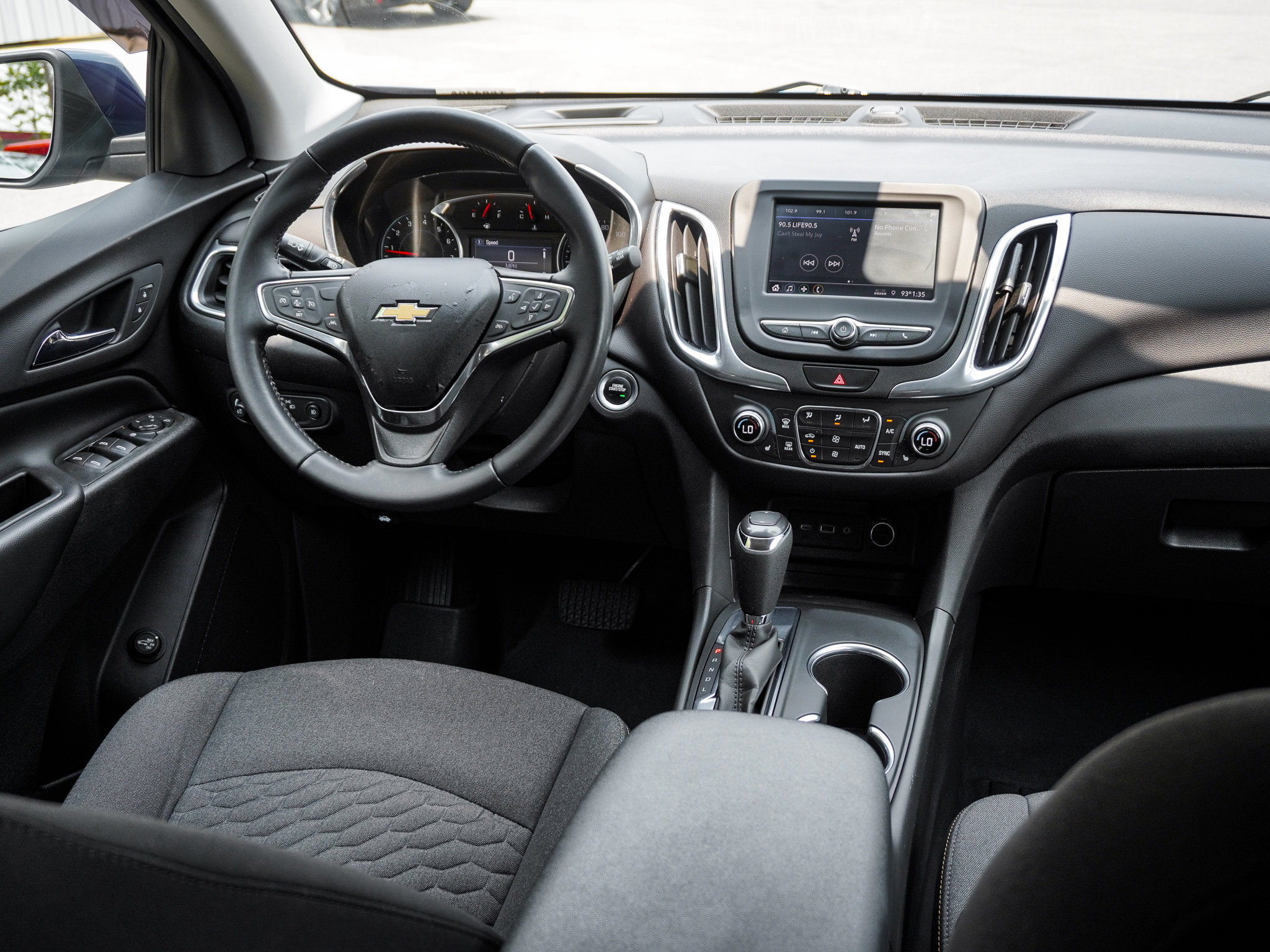 Used 2021 Chevrolet Equinox LT FWD image 28