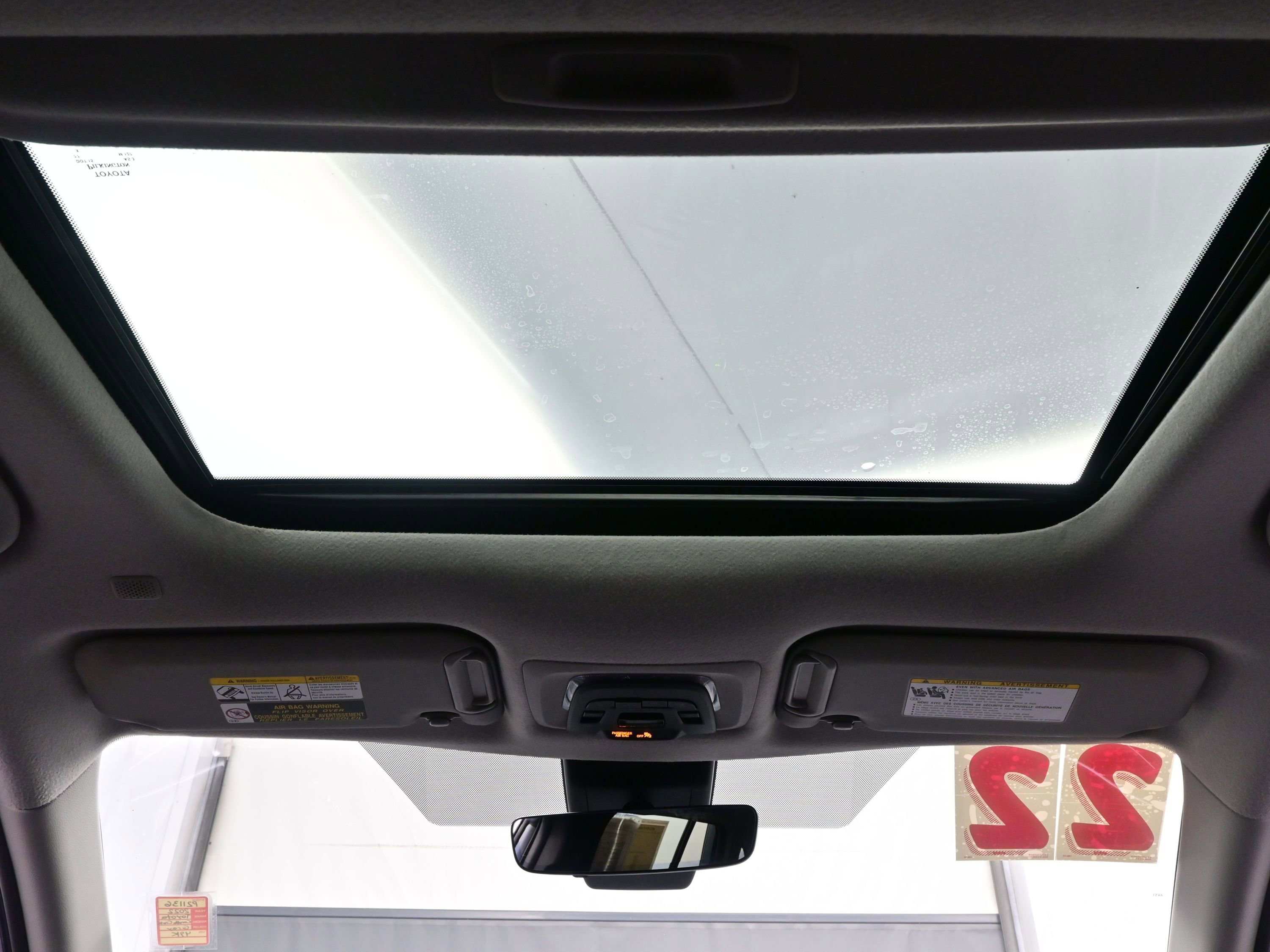 Used 2022 Toyota Corolla Cross XLE image 18