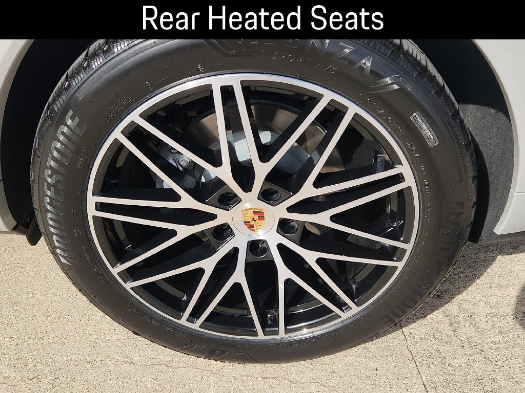 Certified 2025 Porsche Cayenne E-Hybrid AWD/4WD image 8
