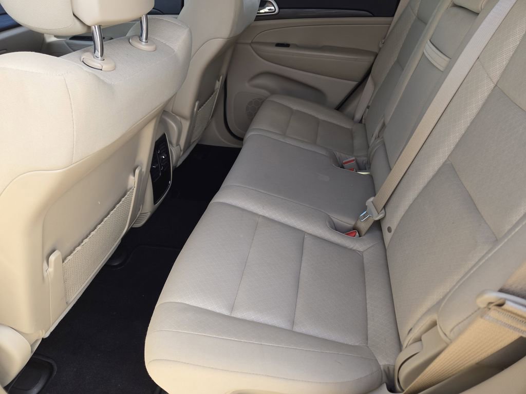 Used 2020 Jeep Grand Cherokee Laredo image 20