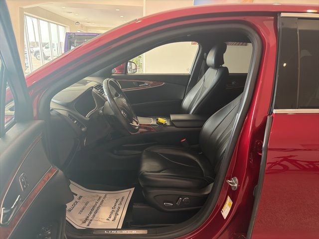 Used 2018 Lincoln MKX Reserve w/ Driver Assistance Package AWD/4WD image 8